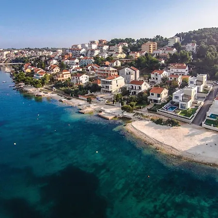 Beautiful In Okrug Gornji With Wifi Apartamento Trogir